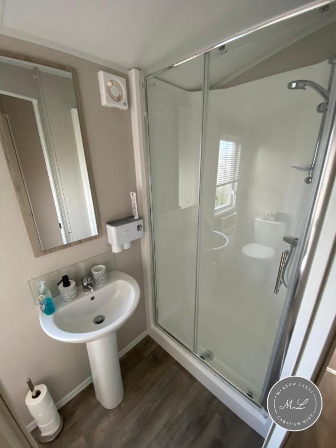 Meadow View 171 - Golden Palm - Central Heating, Wifi, Pet Friendly, Bed Linen - Meadow Lakes Caravan & Lodge Hire شابيل سانت ليوناردز المظهر الخارجي الصورة